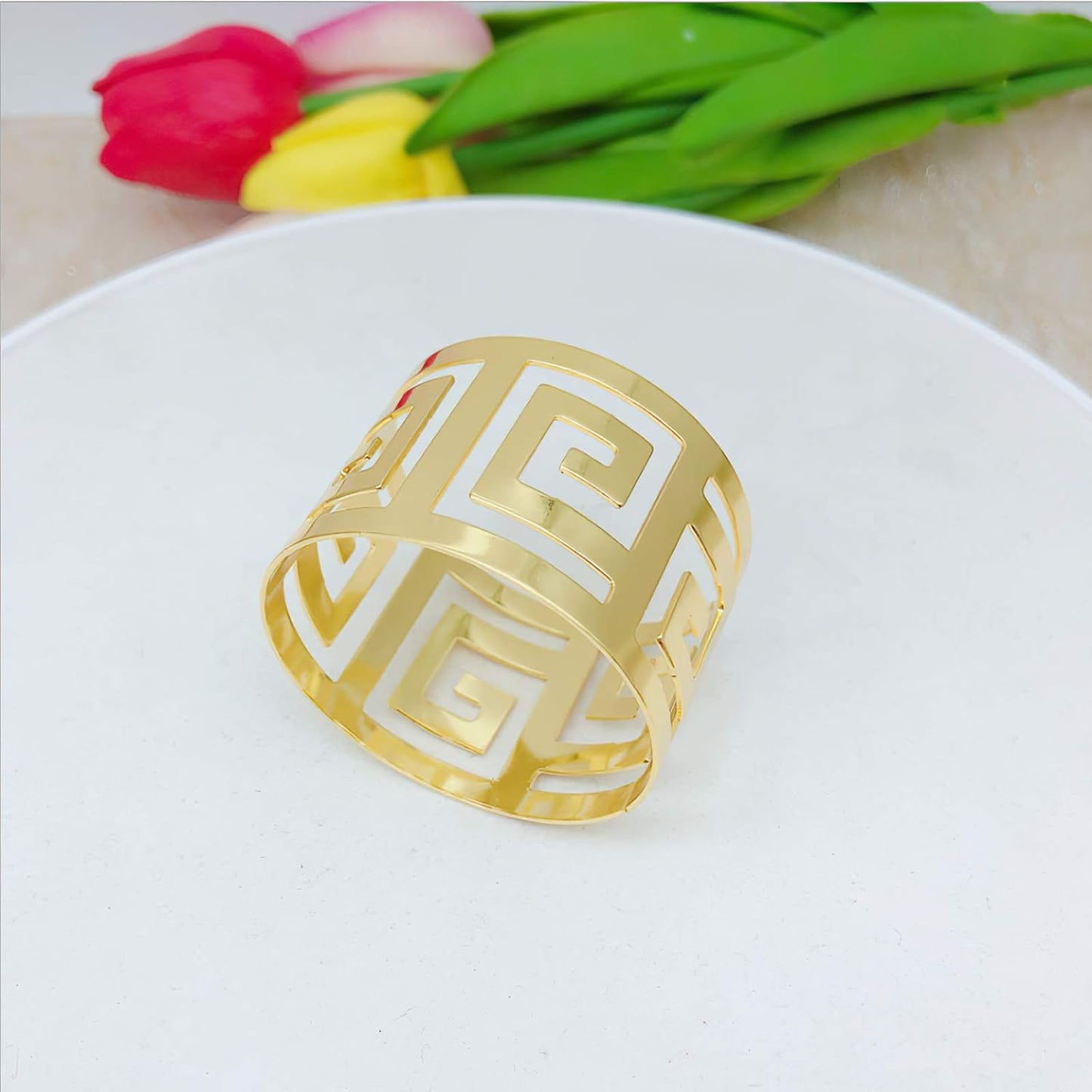 Set of 6 Napkin Rings for Dinning Table Setting- Napkin Holder Rings for Holiday Party, Home Kitchen for Casual or Formal Occasion,Wedding Party Dinner Table Decoration (Gold)…