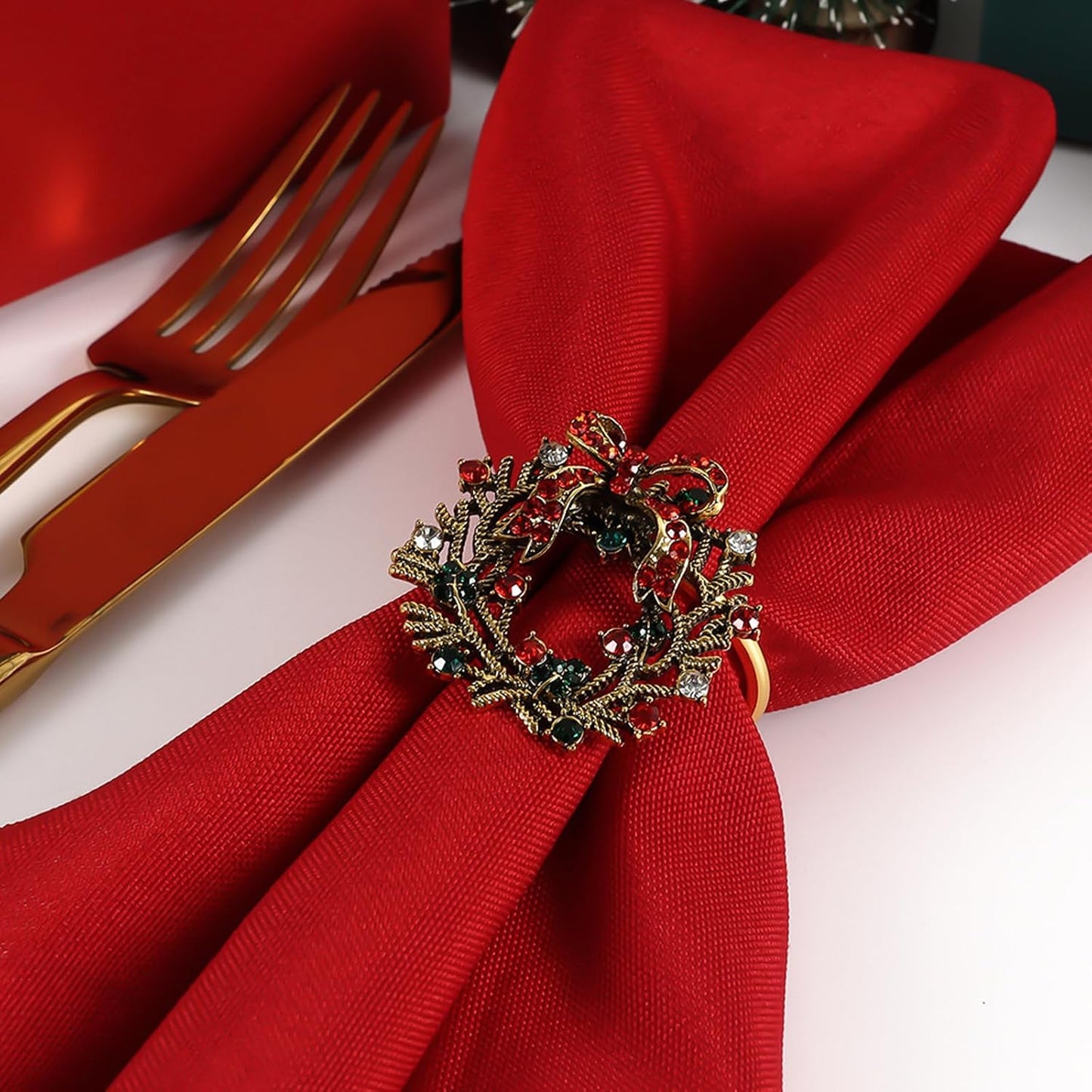 Christmas Wreath Napkin Rings, Gold Metal Rhinestone Napkin Ring Holders for Christmas, Thanksgiving Decoration Party Dining Table Settings (Set of 4)